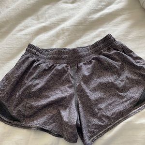 Lululemon hotty hot short low rise 4 in